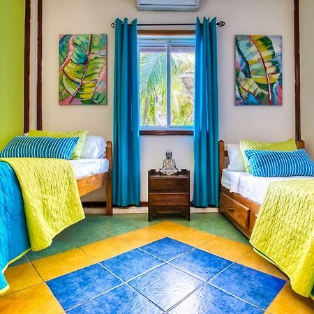 Los Balcones Over The Sea Hotel Bocas del Toro Экстерьер фото
