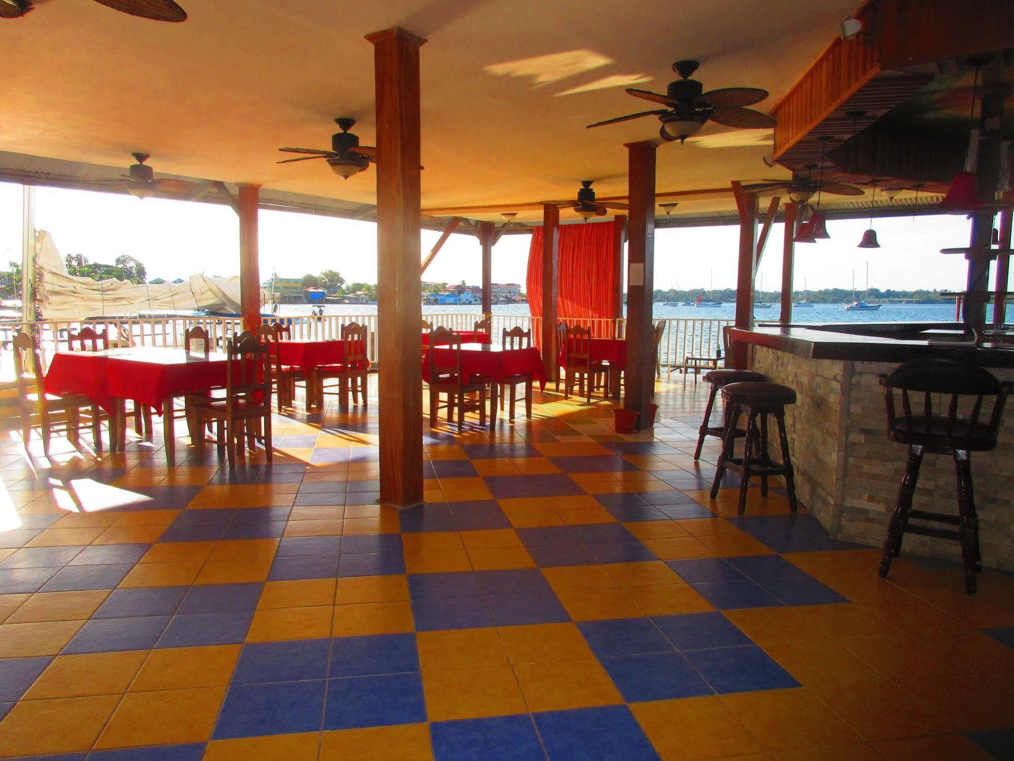 Los Balcones Over The Sea Hotel Bocas del Toro Экстерьер фото