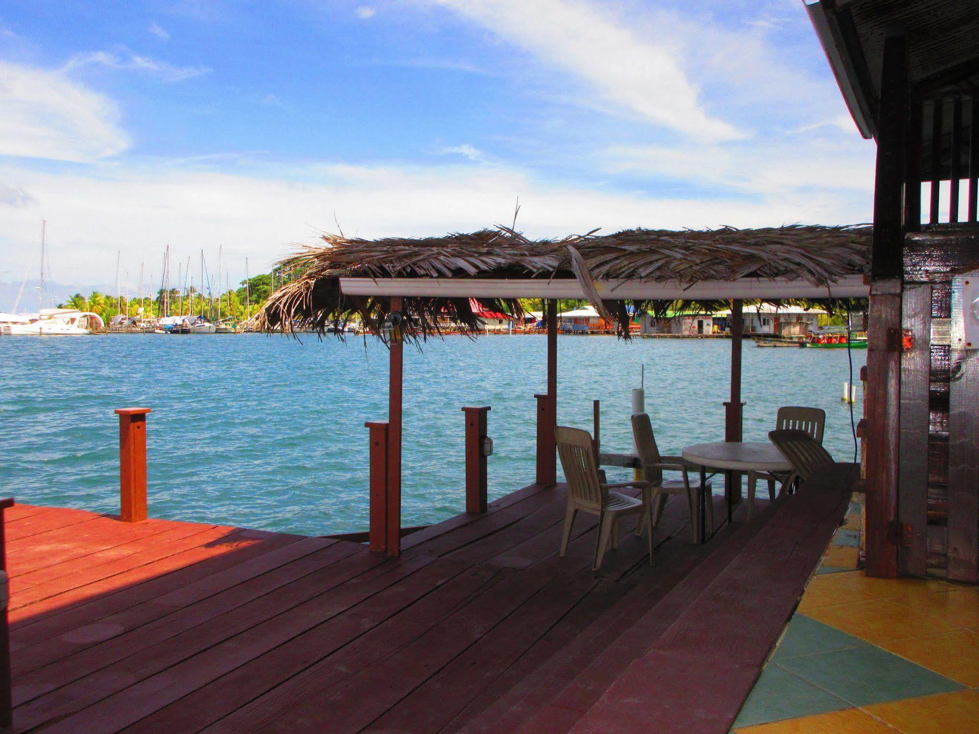 Los Balcones Over The Sea Hotel Bocas del Toro Экстерьер фото