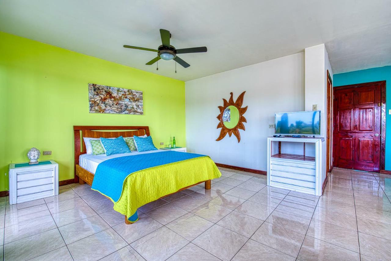 Los Balcones Over The Sea Hotel Bocas del Toro Экстерьер фото