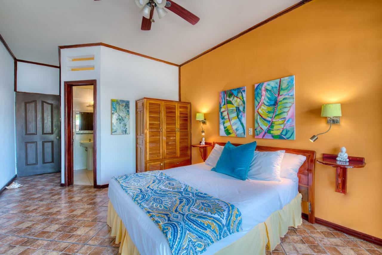Los Balcones Over The Sea Hotel Bocas del Toro Экстерьер фото