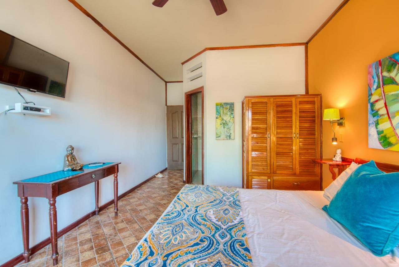 Los Balcones Over The Sea Hotel Bocas del Toro Экстерьер фото