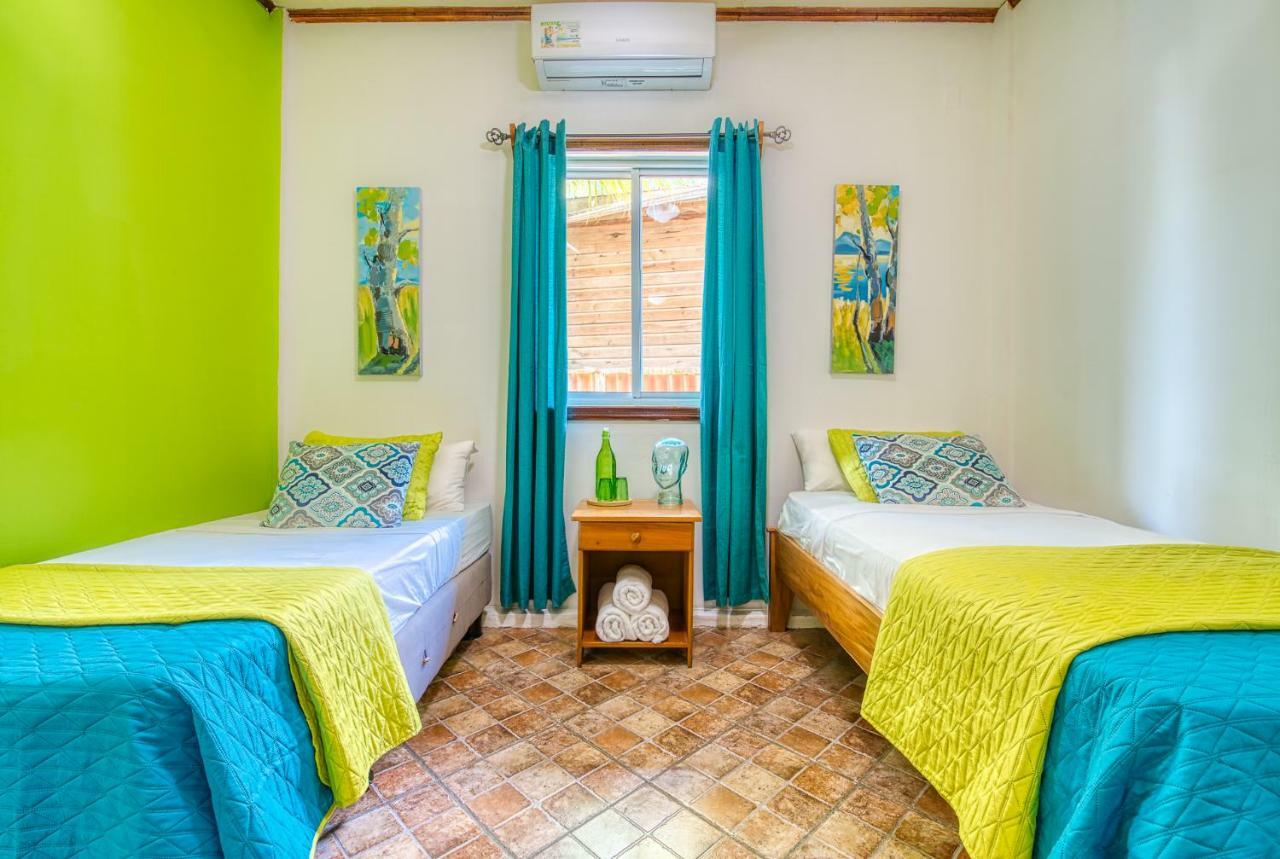 Los Balcones Over The Sea Hotel Bocas del Toro Экстерьер фото
